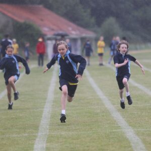 students racing